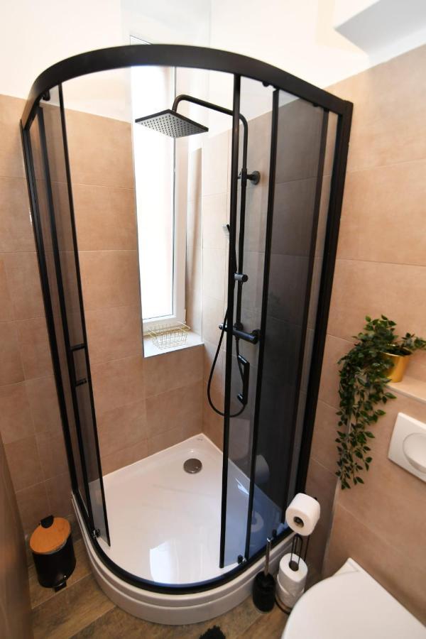 Nicole Apartment Rijeka Buitenkant foto