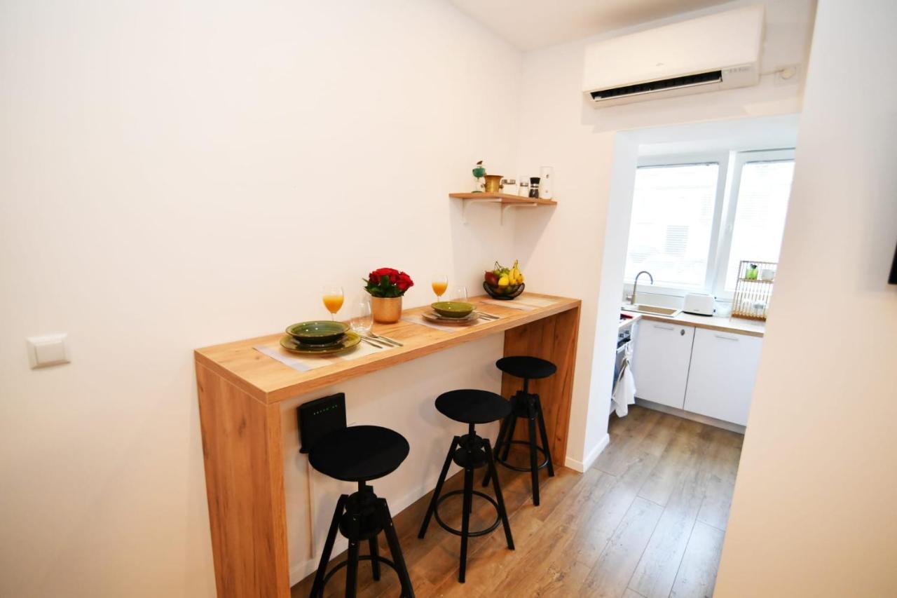 Nicole Apartment Rijeka Buitenkant foto